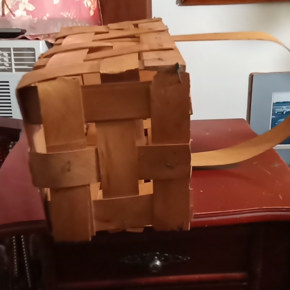 Longaberger wooden basket hand crafted. 16 x  7 x 8 inches. - Picture 5 of 13